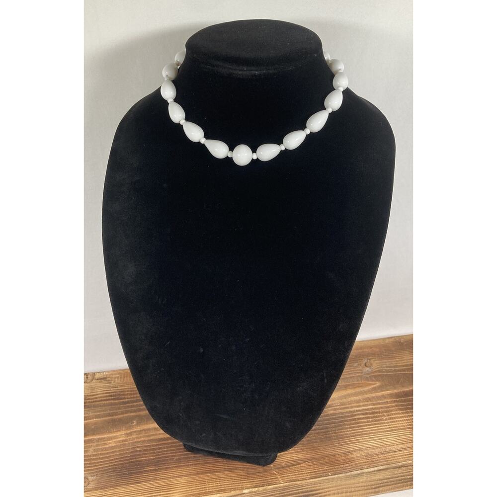 Vintage White Milk Glass Bead Choker Necklace Made In Japan 165 27$